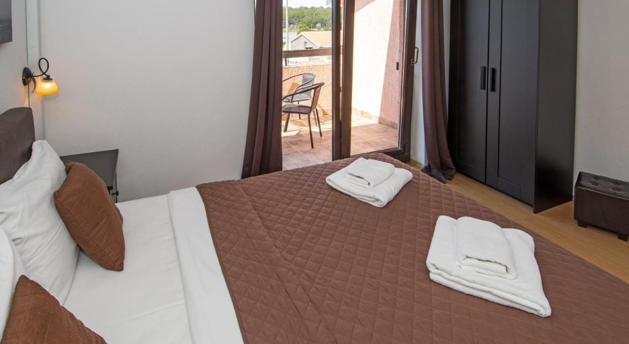 Bed & Breakfast Anita Medulin Exterior photo